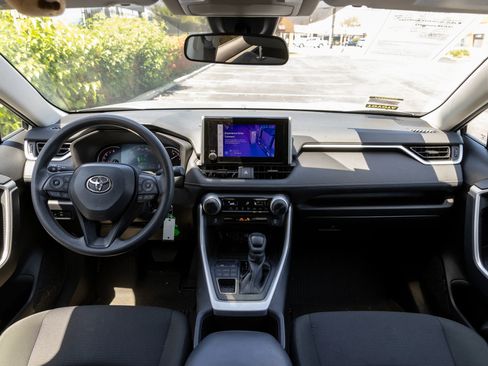 Used 2024 Toyota RAV4 LE AWD/4WD image 28