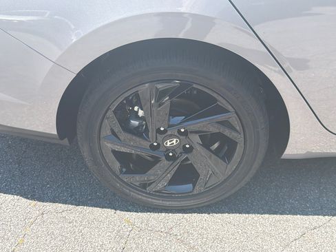 Certified 2026 Hyundai Elantra SEL FWD image 18