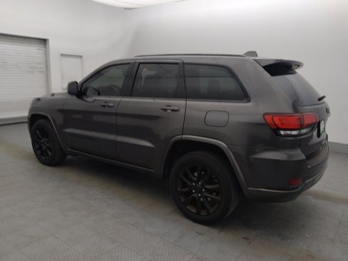 Used 2019 Jeep Grand Cherokee Altitude image 3