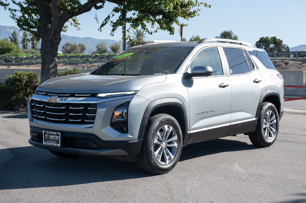 Used 2025 Chevrolet Equinox LT w/ Convenience Package II FWD image 8