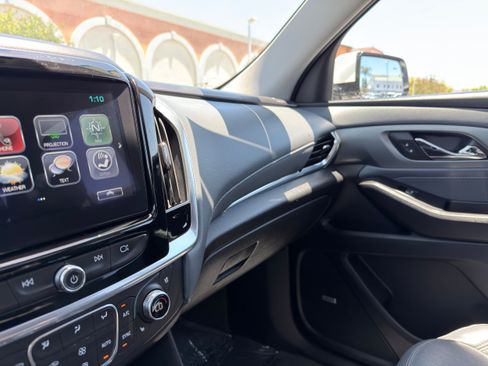 Used 2019 Chevrolet Traverse Premier w/ Driver Confidence II Package FWD image 36
