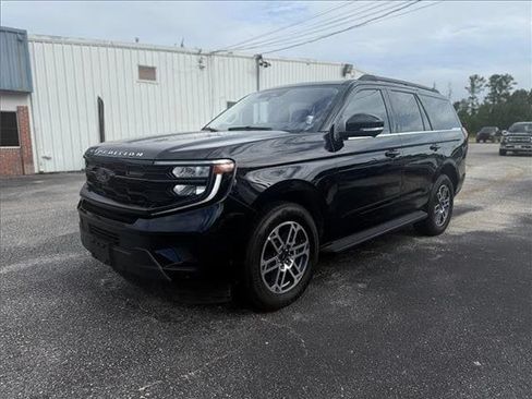 Used 2025 Ford Expedition Active RWD image 19