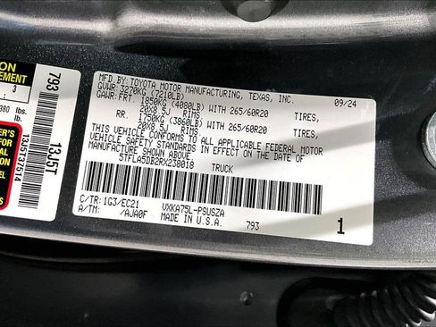 Used 2024 Toyota Tundra SR5 w/ SR5 Premium Package AWD/4WD image 42