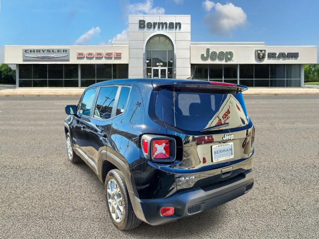 Certified 2023 Jeep Renegade Latitude AWD/4WD image 7