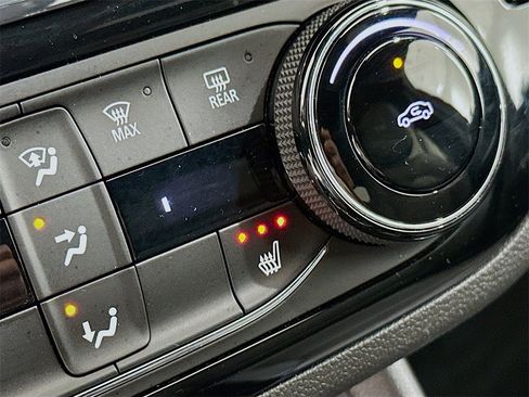 Used 2025 Buick Envista Sport Touring w/ Convenience I Package image 19