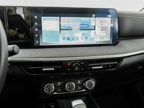 Used 2025 Nissan Kicks SV image 24