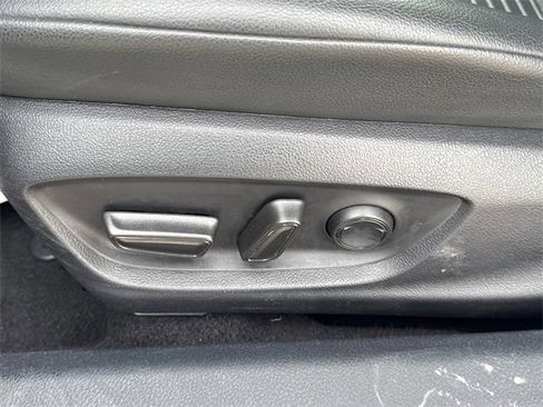 Used 2024 Toyota Camry SE image 23