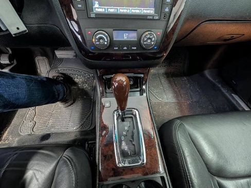 Used 2007 Cadillac DTS Luxury II FWD image 36