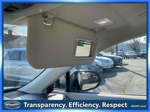 Certified 2023 Toyota Corolla Cross XLE image 33