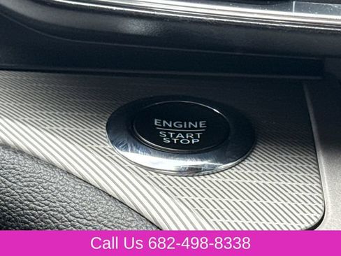 Used 2023 Ford Explorer XLT w/ Equipment Group 202A RWD image 28