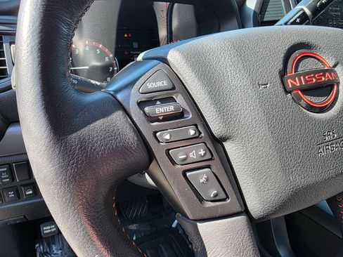 Used 2023 Nissan Titan PRO-4X w/ Pro-4x Convenience Package AWD/4WD image 23
