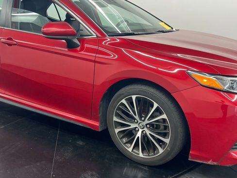 Used 2020 Toyota Camry SE image 6