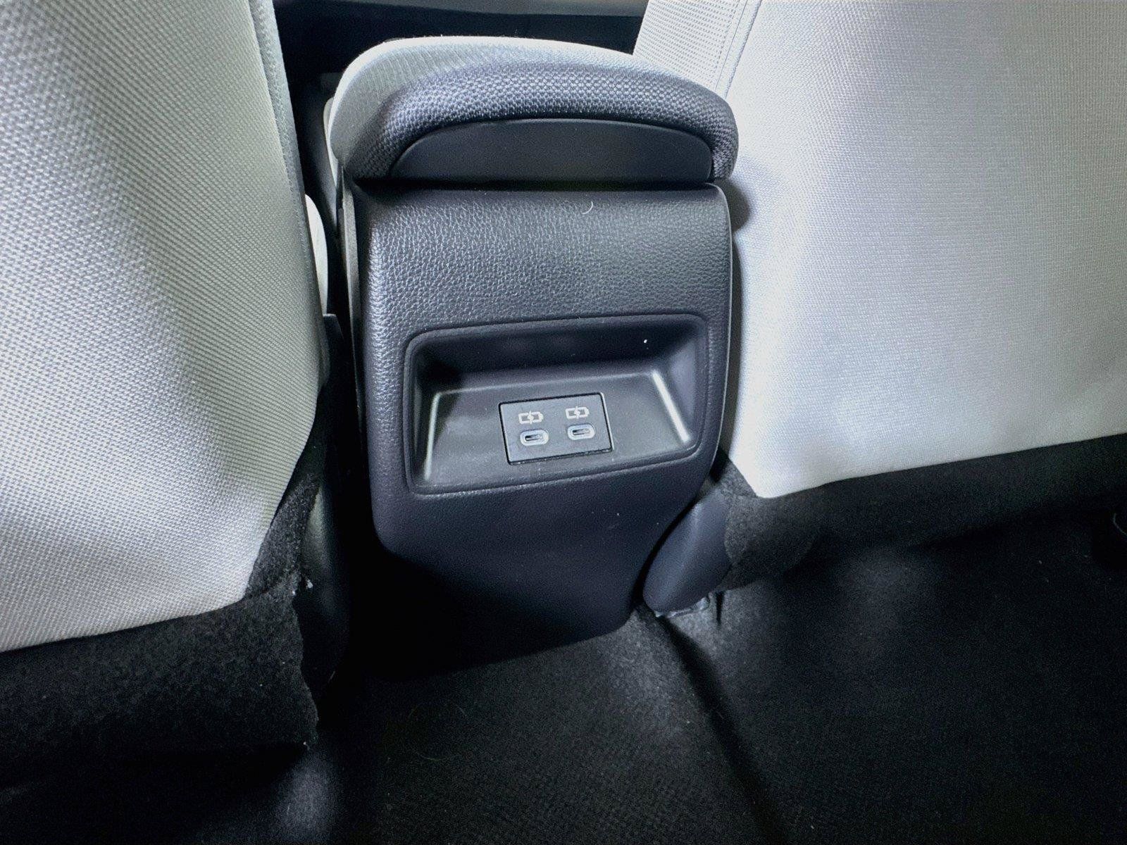 Used 2025 Toyota Corolla LE FWD image 30