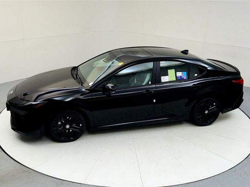 New 2026 Toyota Camry SE image 11