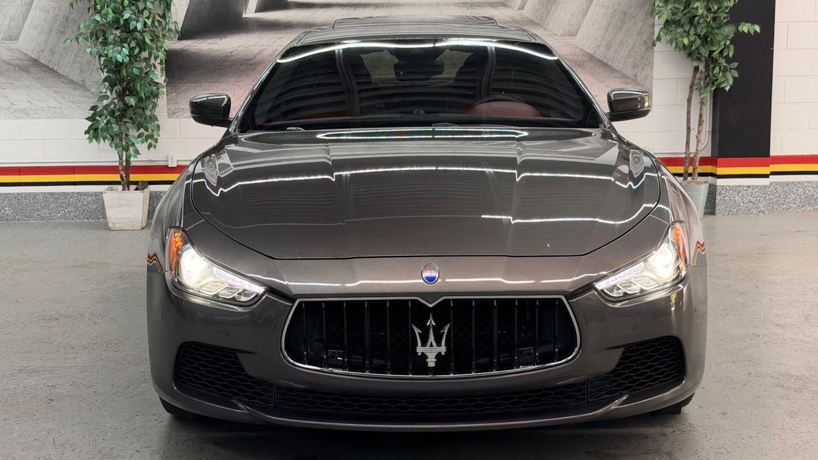 Used 2017 Maserati Ghibli S Q4 AWD/4WD image 2
