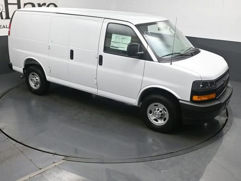 New 2026 Chevrolet Express 2500 w/ Driver Convenience Package RWD image 27