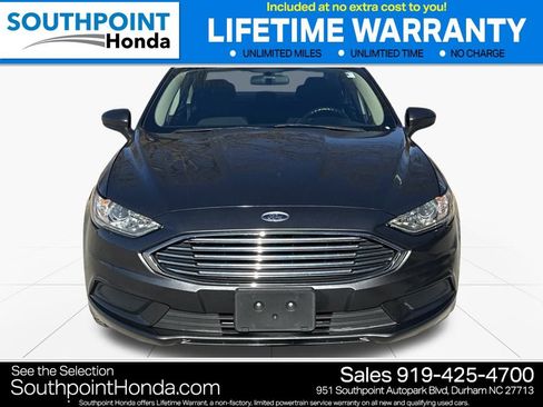 Used 2018 Ford Fusion SE image 2