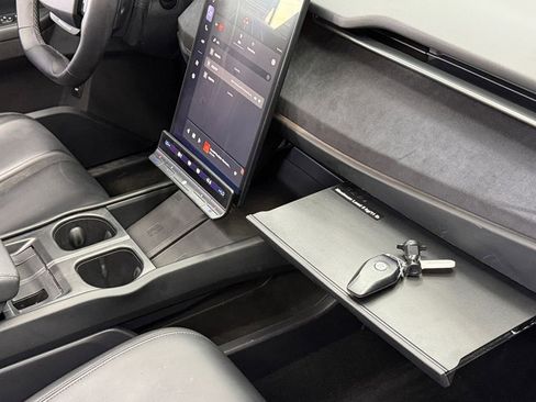 Used 2023 Fisker Ocean One image 27