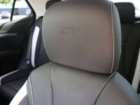 New 2025 Buick Envision Sport Touring image 14