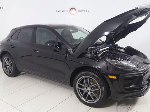 Used 2025 Porsche Macan image 26