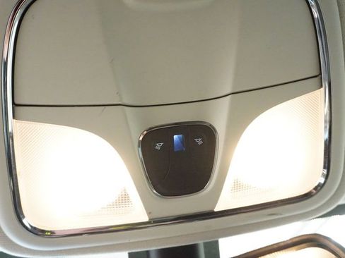 Used 2017 Jeep Cherokee Latitude w/ Cold Weather Group image 40