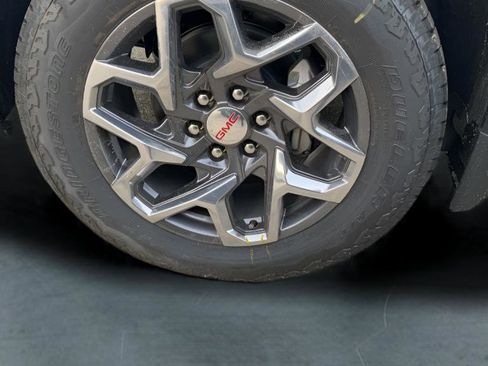 New 2026 GMC Sierra 1500 SLT image 15