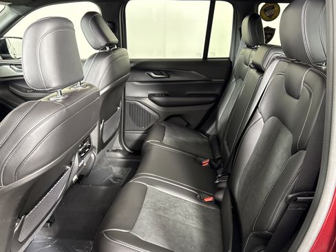 New 2025 Jeep Grand Cherokee Altitude w/ Trailer Tow Package image 14