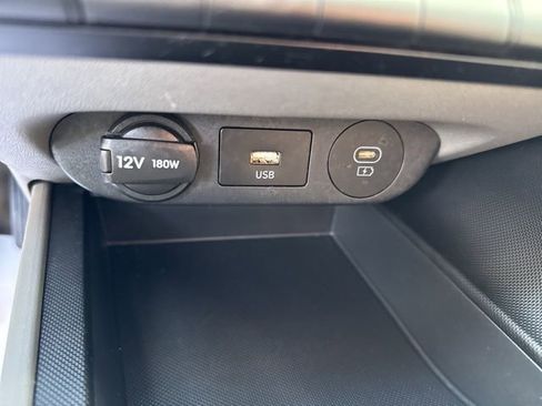 Used 2024 Hyundai Elantra SEL image 33
