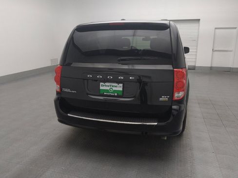 Used 2019 Dodge Grand Caravan SXT FWD image 7