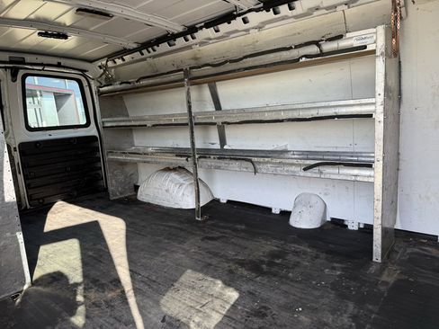 Used 2016 GMC Savana 2500 Extended image 11