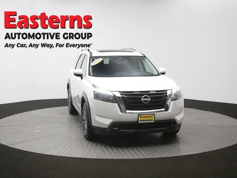 Used 2023 Nissan Pathfinder SV w/ SV Premium Package AWD/4WD image 54