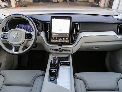 New 2026 Volvo XC60 B5 Ultra image 12