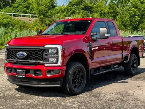 Used 2023 Ford F250 XLT w/ XLT Premium Package AWD/4WD image 7