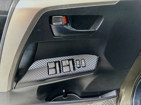 Used 2014 Toyota RAV4 LE FWD image 15