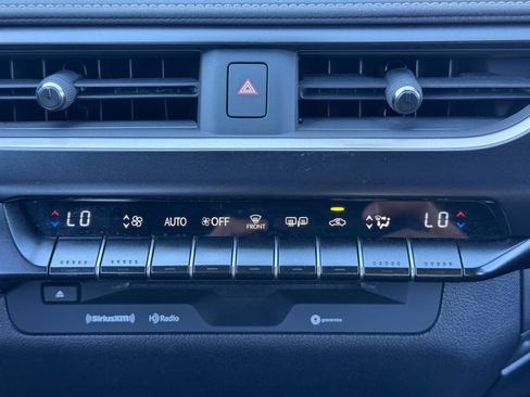 Used 2022 Lexus UX 200 image 26
