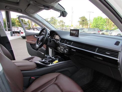 Used 2019 Audi Q7 3.0T Premium Plus w/ Premium Plus Package image 29