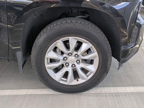 Used 2022 Chevrolet Silverado 1500 Custom w/ LPO, Dark Essentials Package RWD image 4