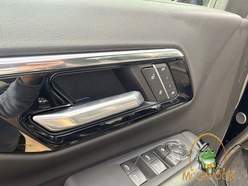 Used 2026 Chevrolet Tahoe High Country w/ Sun And Tow Package AWD/4WD image 12