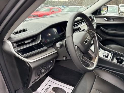 Used 2023 Jeep Grand Cherokee 4WD 4xe w/ Luxury Tech Group II image 18