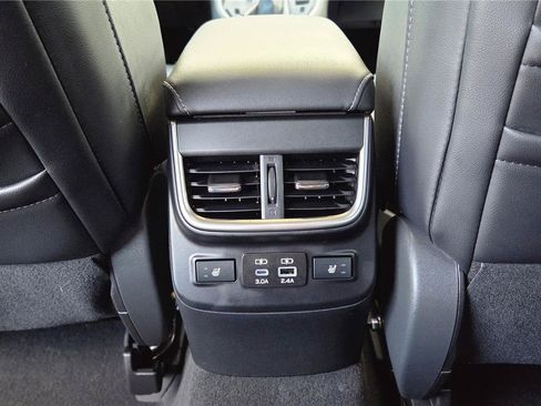 Used 2025 Subaru Outback Touring XT AWD/4WD image 27