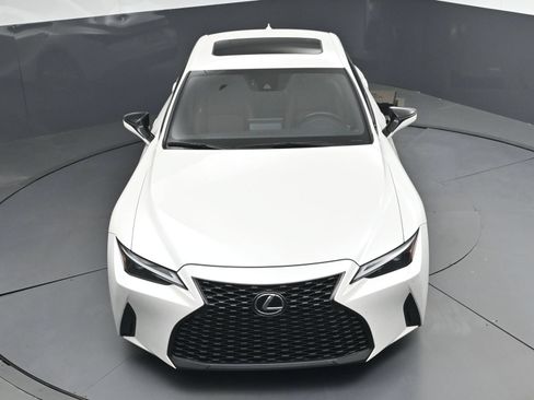 Used 2025 Lexus IS 300 w/ Premium Package RWD image 31