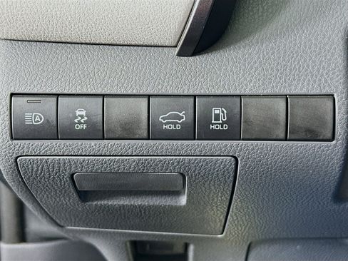 Used 2021 Toyota Camry SE w/ Convenience Package image 17