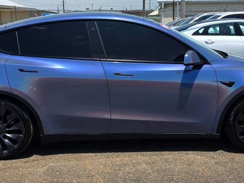 Used 2021 Tesla Model Y Performance AWD/4WD image 2