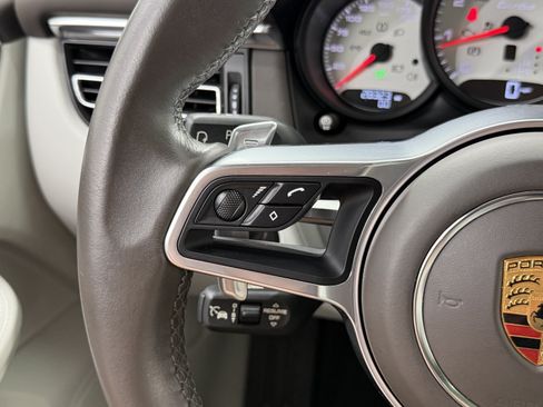 Certified 2021 Porsche Macan Turbo AWD/4WD image 49