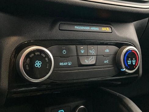 Used 2021 Ford Escape SE image 20