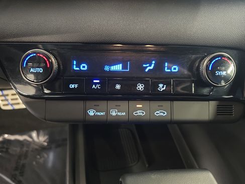 Certified 2025 Hyundai Elantra Sport FWD image 21