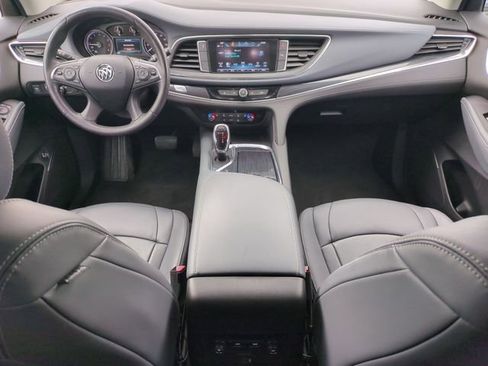 Used 2019 Buick Enclave Essence FWD image 14
