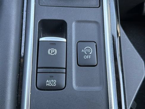 Certified 2025 Nissan Pathfinder SV AWD/4WD image 17
