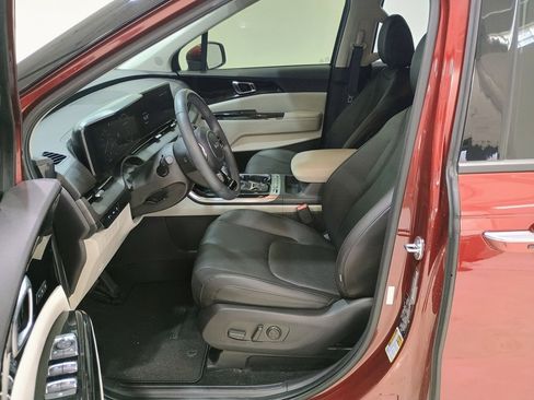 Used 2024 Kia Carnival SX image 9