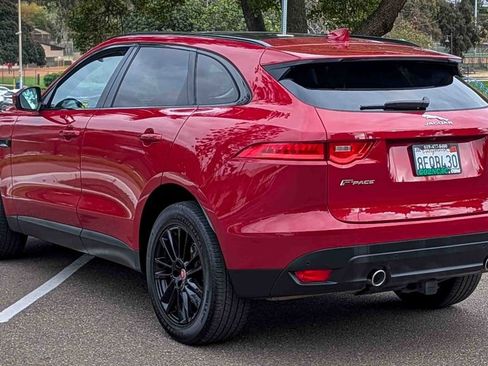 Used 2018 Jaguar F-PACE Prestige image 9
